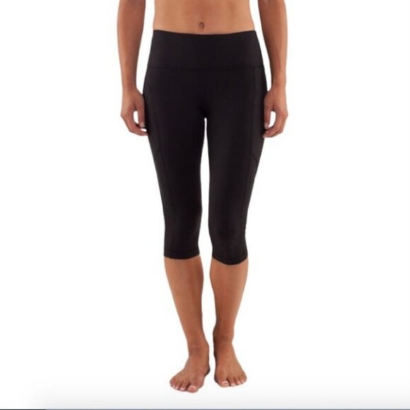 𝅺LULULEMON Discover Crop Size Size 4 - Picture 1 of 5